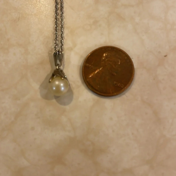 Necklace, Pearl, Silver Chain - Picture 3 of 3